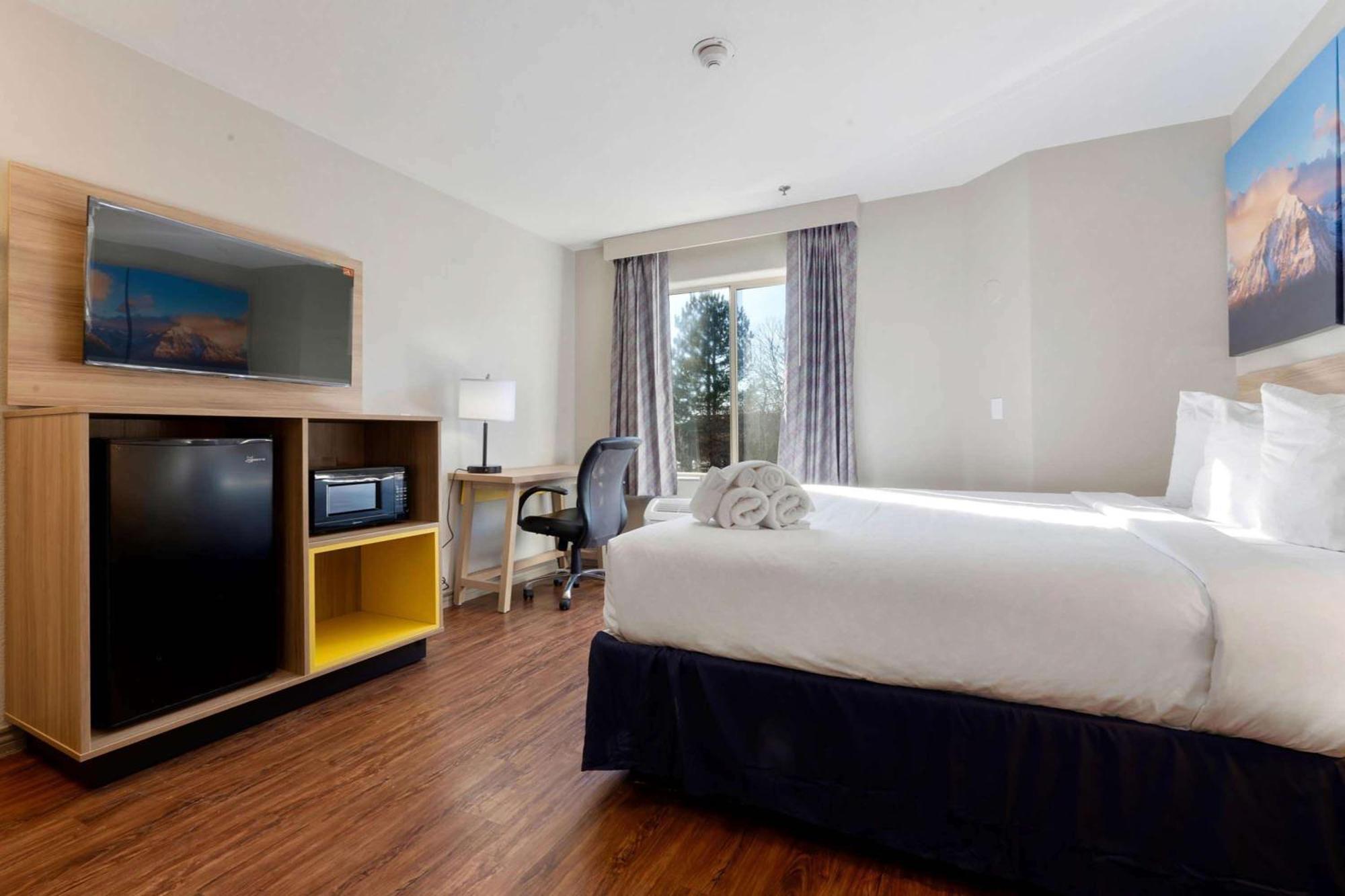 Days Inn By Wyndham ת'ורנטון מראה חיצוני תמונה