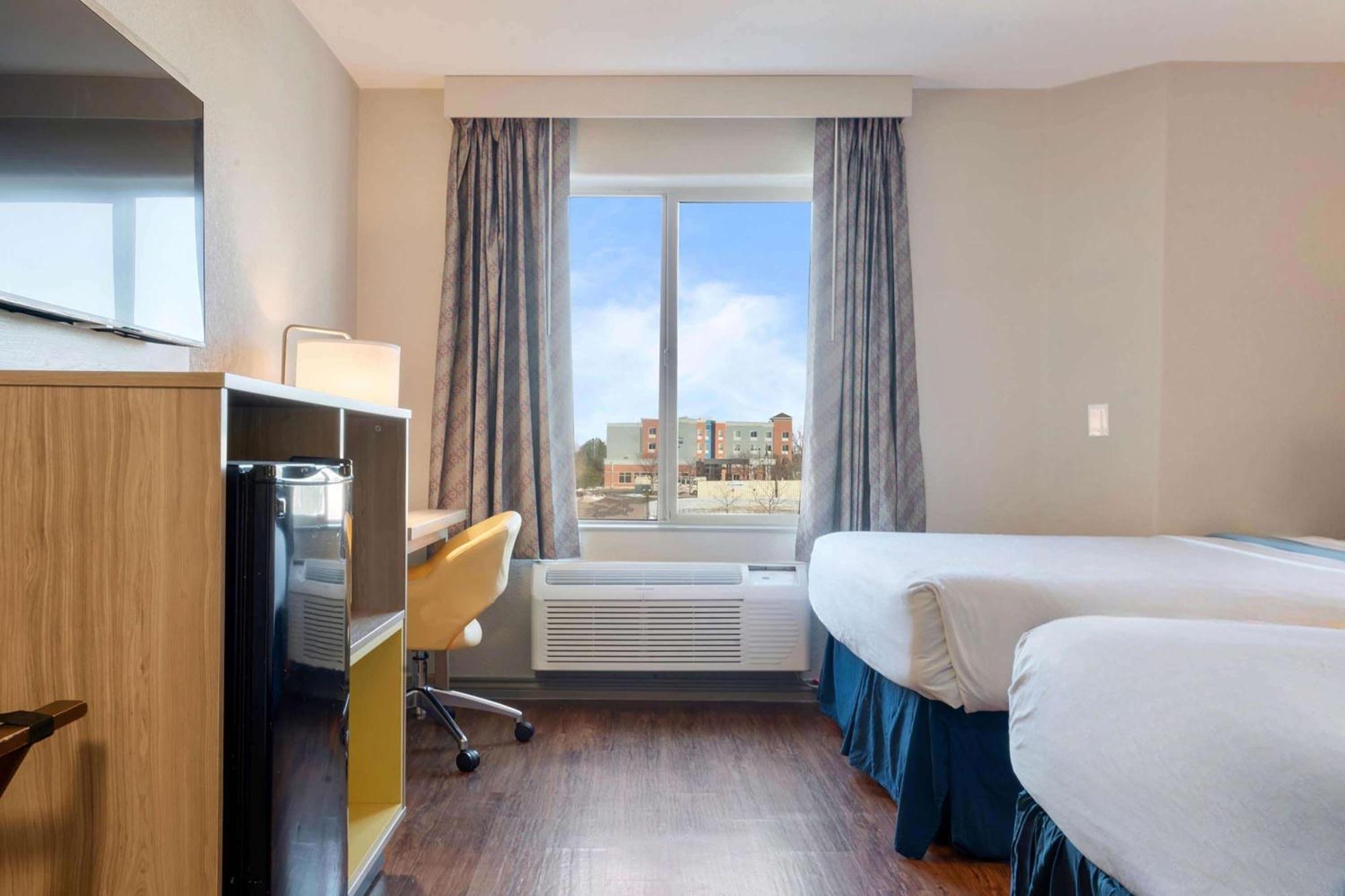 Days Inn By Wyndham ת'ורנטון מראה חיצוני תמונה