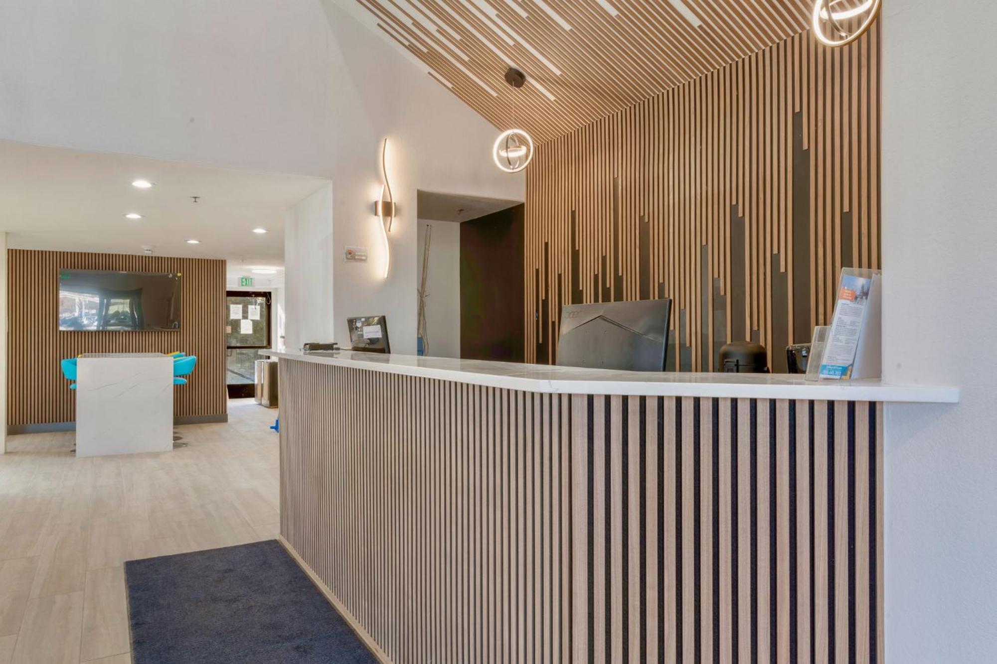 Days Inn By Wyndham ת'ורנטון מראה חיצוני תמונה
