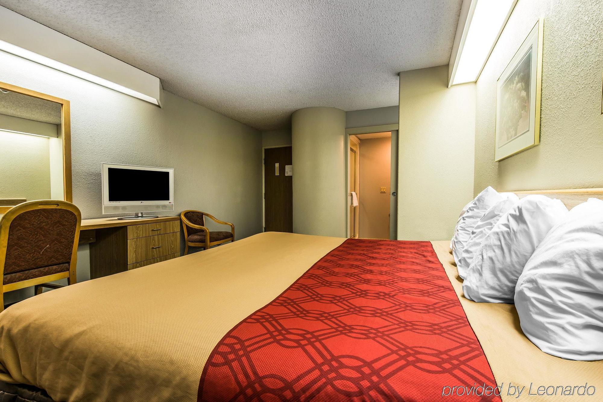 Days Inn By Wyndham ת'ורנטון מראה חיצוני תמונה