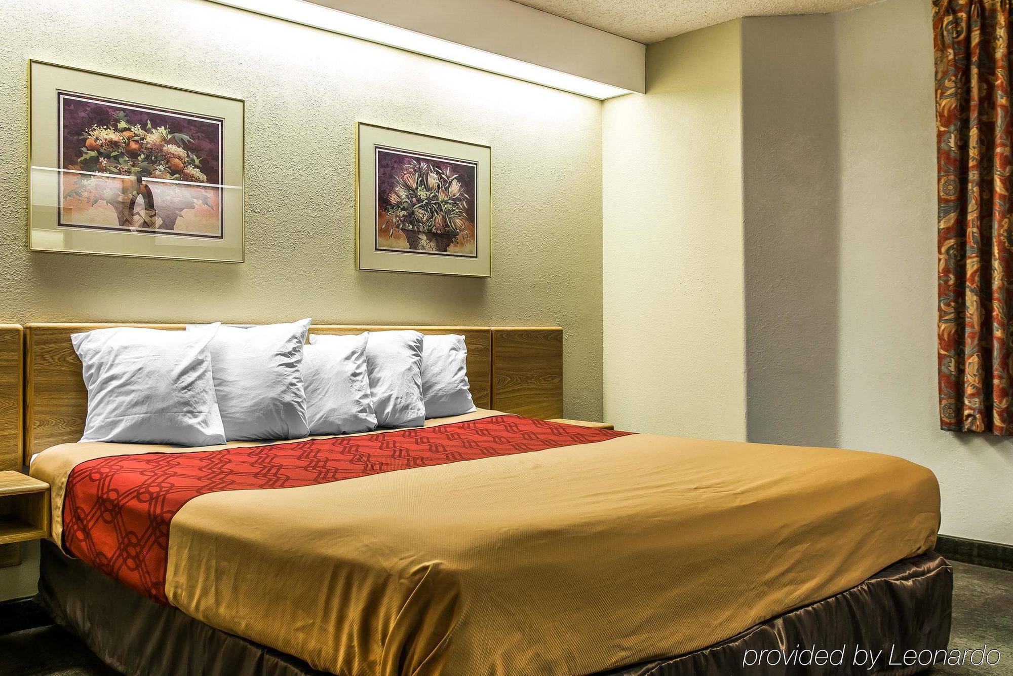 Days Inn By Wyndham ת'ורנטון מראה חיצוני תמונה