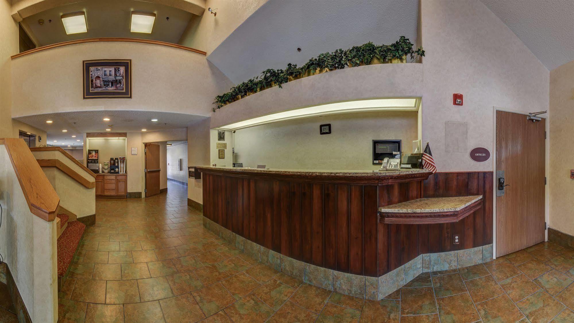 Days Inn By Wyndham ת'ורנטון מראה חיצוני תמונה